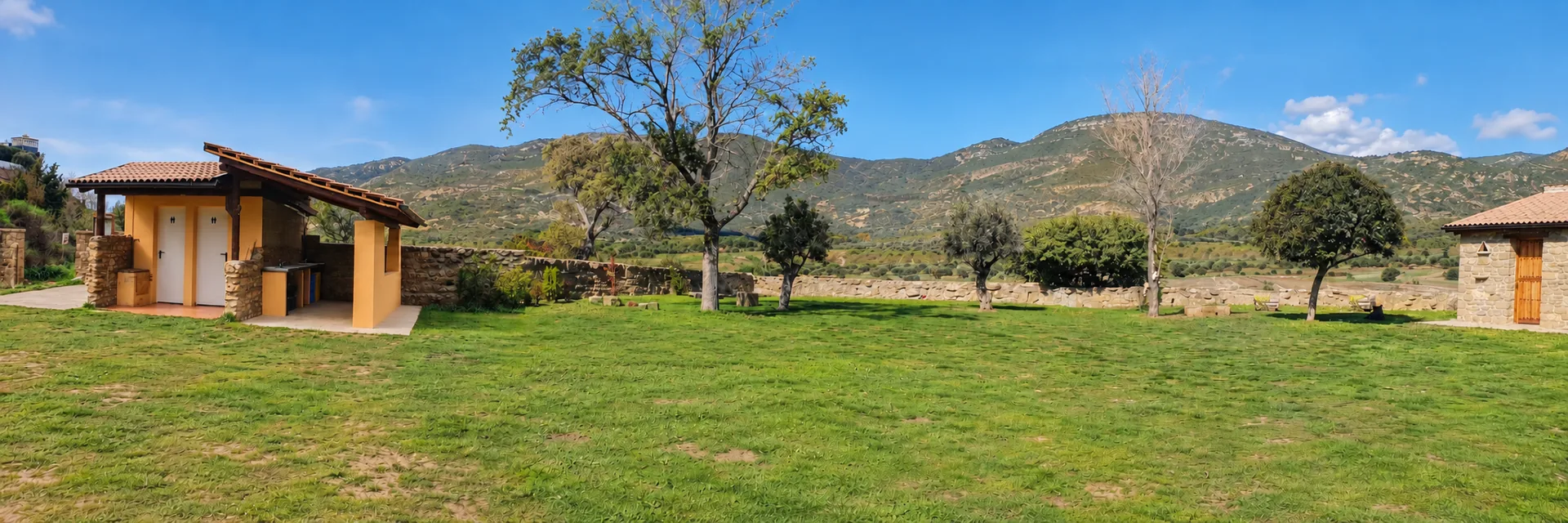Vista panorámica de la zona Campers del Refugio El Pajar